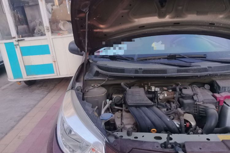 Used Venucia R30 2014 1.2L Manual Luxury Edition Engine Bay Right