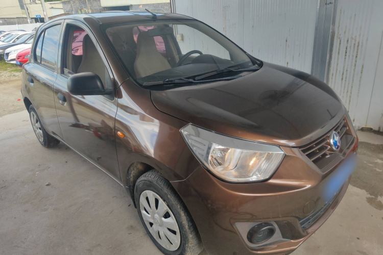 Used Venucia R30 2014 1.2L Manual Comfort Edition Front Right 45 Deg