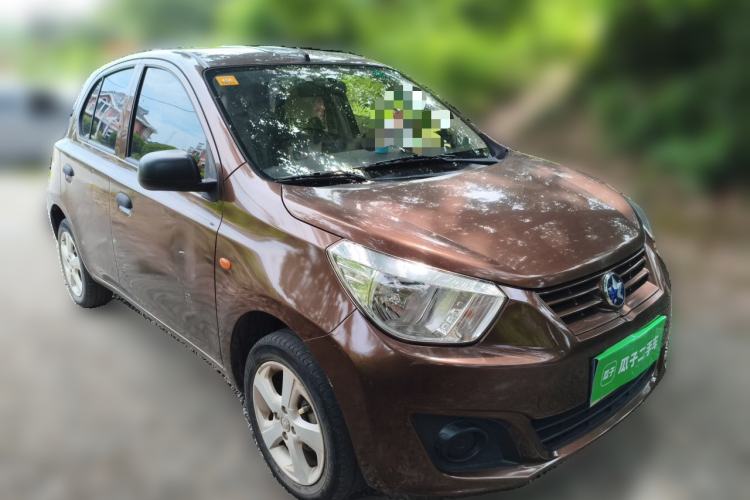 Used Venucia R30 2014 1.2L Manual Luxury Edition Front Right 45 Deg