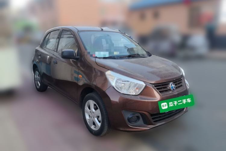 Used Venucia R30 2014 1.2L Manual Luxury Edition Front Right 45 Deg