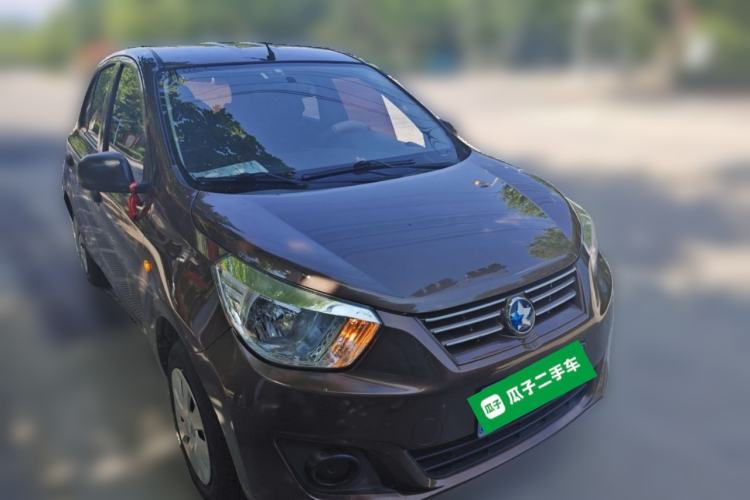 Used Venucia R30 2014 1.2L Manual Comfort Edition Front Right 45 Deg