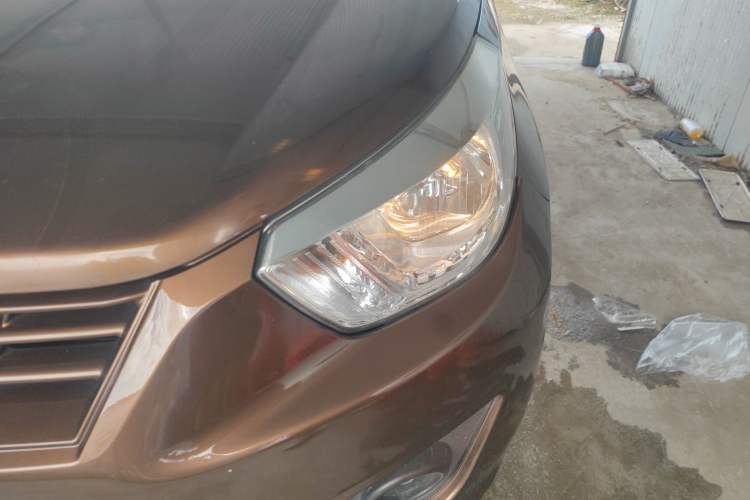 Used Venucia R30 2014 1.2L Manual Comfort Edition Left Front Headlight