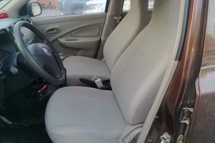 Used Venucia R30 2014 1.2L Manual Luxury Edition Left Front Seat