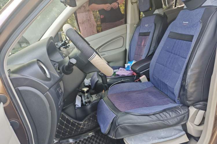 Used Venucia R30 2014 1.2L Manual Comfort Edition Left Front Seat