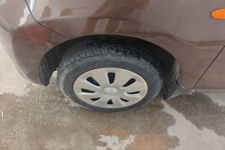 Used Venucia R30 2014 1.2L Manual Comfort Edition Left Front Wheel Hub