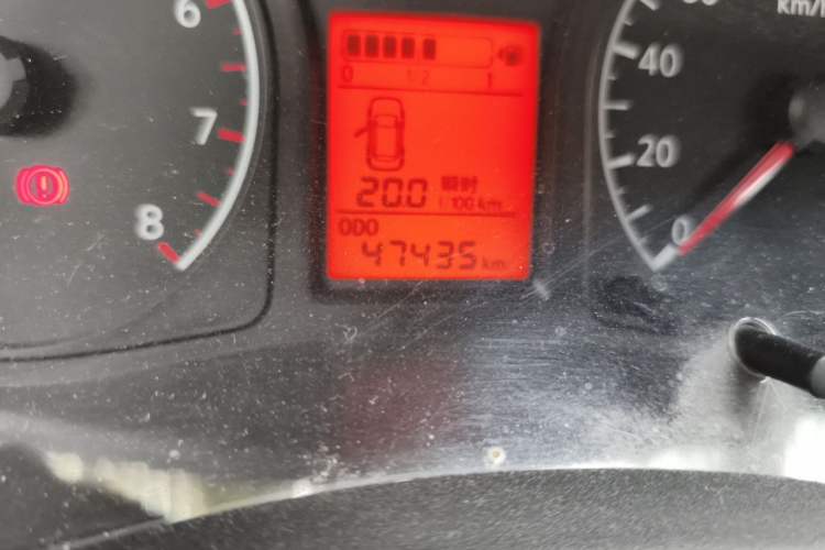 Used Venucia R30 2014 1.2L Manual Luxury Edition Odometer Close Up
