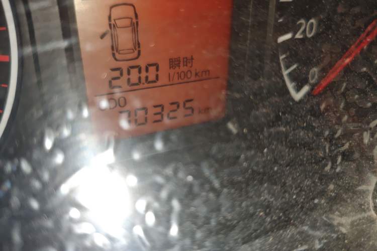 Used Venucia R30 2014 1.2L Manual Enjoyment Edition Odometer Close Up