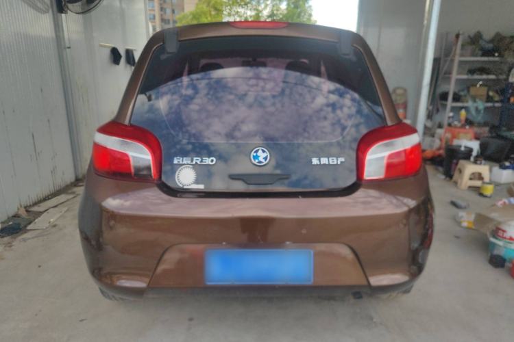 Used Venucia R30 2014 1.2L Manual Comfort Edition Rear