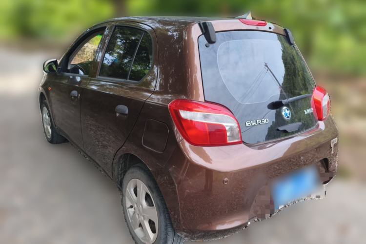 Used Venucia R30 2014 1.2L Manual Luxury Edition Rear Left 45 Deg