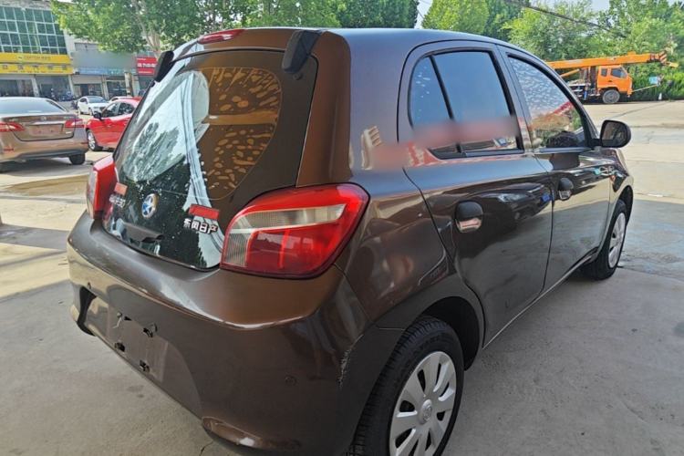 Used Venucia R30 2014 1.2L Manual Enjoyment Edition Rear Right 45 Deg