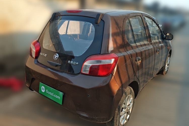 Used Venucia R30 2014 1.2L Manual Enjoyment Edition Rear Right 45 Deg
