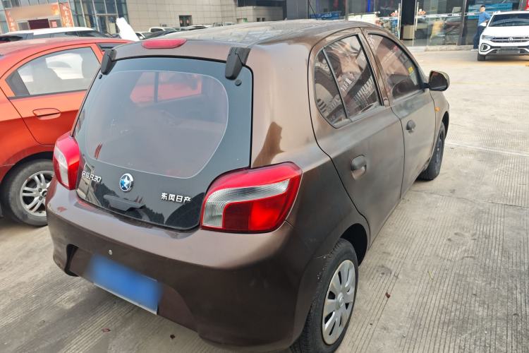 Used Venucia R30 2014 1.2L Manual Enjoyment Edition Rear Right 45 Deg
