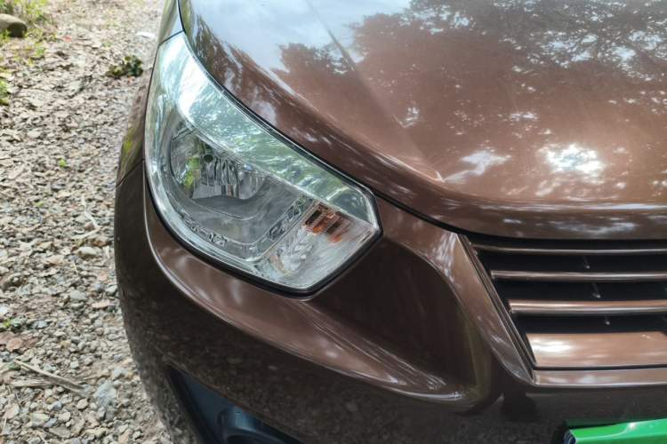 Used Venucia R30 2014 1.2L Manual Luxury Edition Right Front Headlight