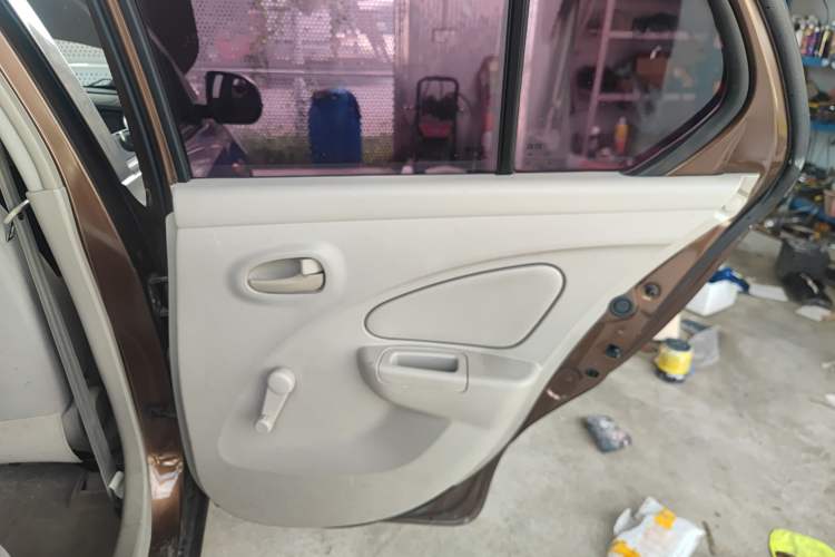 Used Venucia R30 2014 1.2L Manual Comfort Edition Right Rear Door Interior