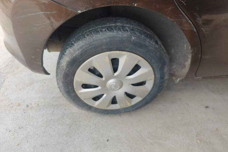Used Venucia R30 2014 1.2L Manual Comfort Edition Right Rear Wheel Hub