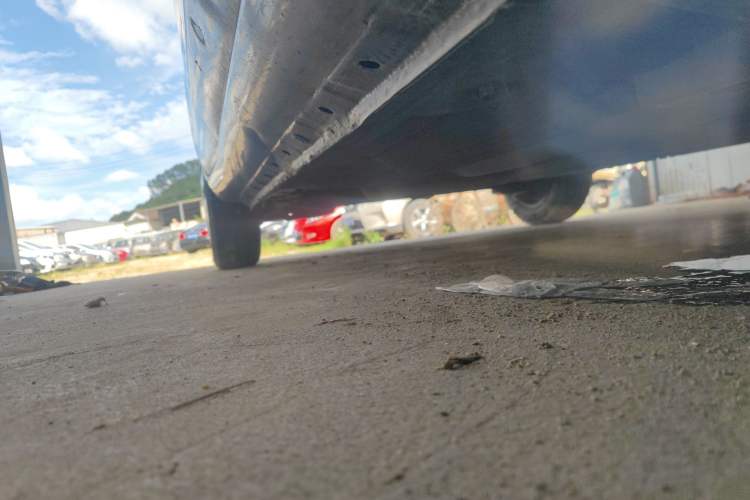 Used Venucia R30 2014 1.2L Manual Comfort Edition Right Side Sill
