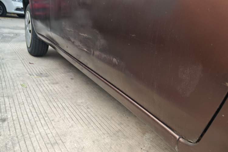 Used Venucia R30 2014 1.2L Manual Enjoyment Edition Right Side Sill