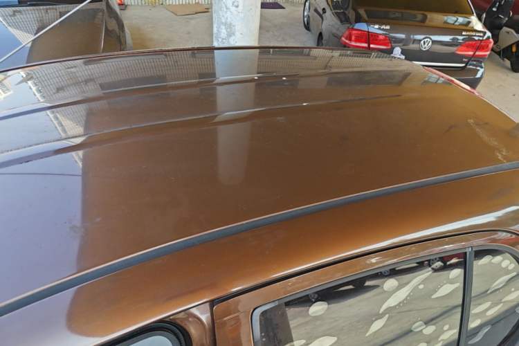 Used Venucia R30 2014 1.2L Manual Enjoyment Edition Roof