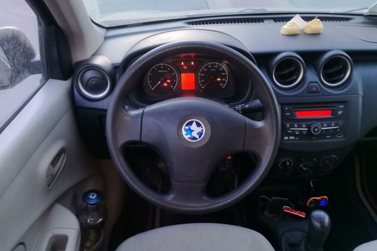 Used Venucia R30 2014 1.2L Manual Luxury Edition Steering Wheel
