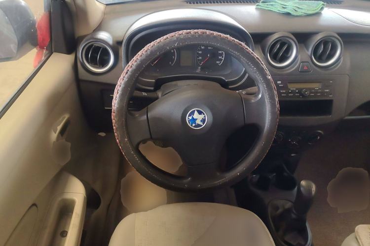 Used Venucia R30 2014 1.2L Manual Comfort Edition Steering Wheel