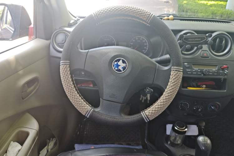 Used Venucia R30 2014 1.2L Manual Comfort Edition Steering Wheel
