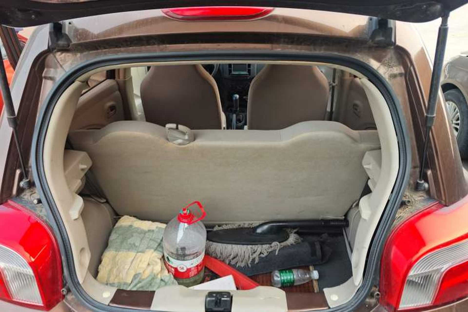 Used Venucia R30 2014 1.2L Manual Enjoyment Edition Trunk
