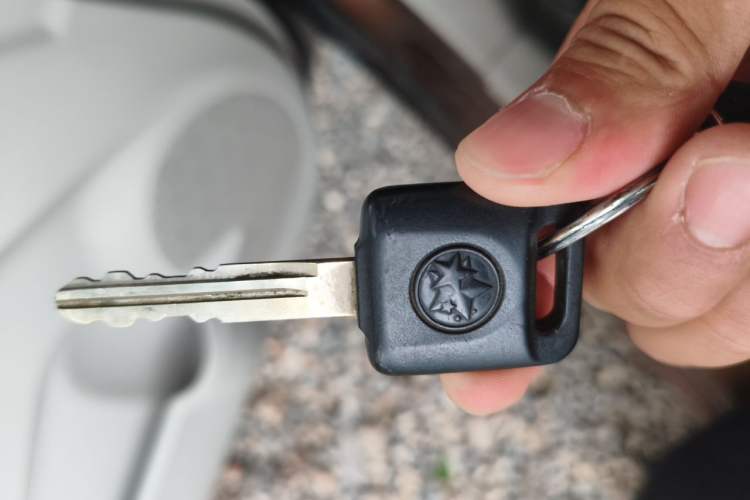 Used Venucia R30 2014 1.2L Manual Luxury Edition Vehicle Key