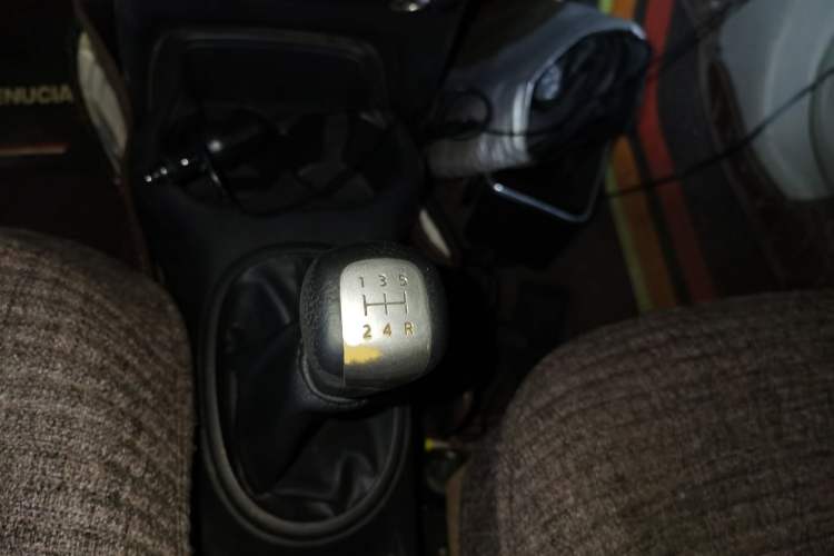Used Venucia R30 2016 1.2L Manual Easy-Enjoy Version Gear Lever