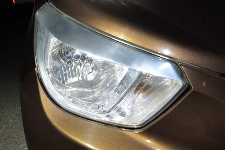 Used Venucia R30 2016 1.2L Manual Easy-Enjoy Version Right Front Headlight
