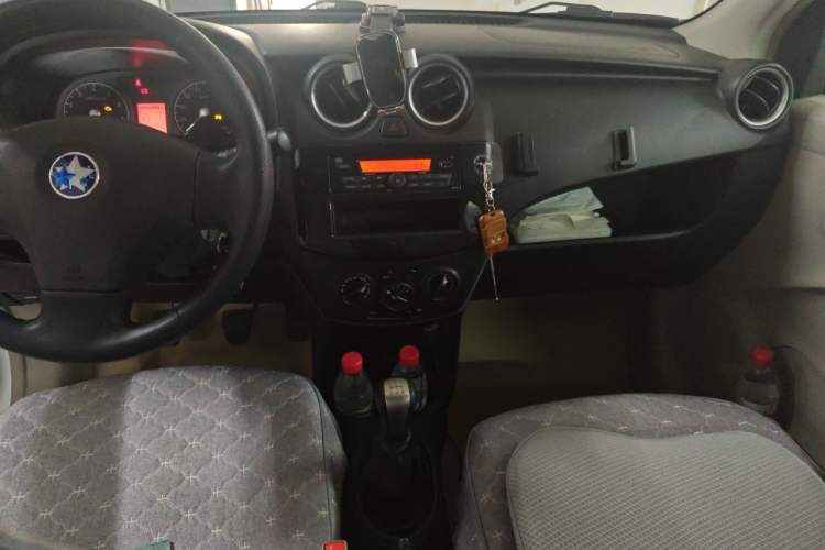 Used Venucia R30 2016 1.2L Manual Enjoyment Edition Audio And AC Panel