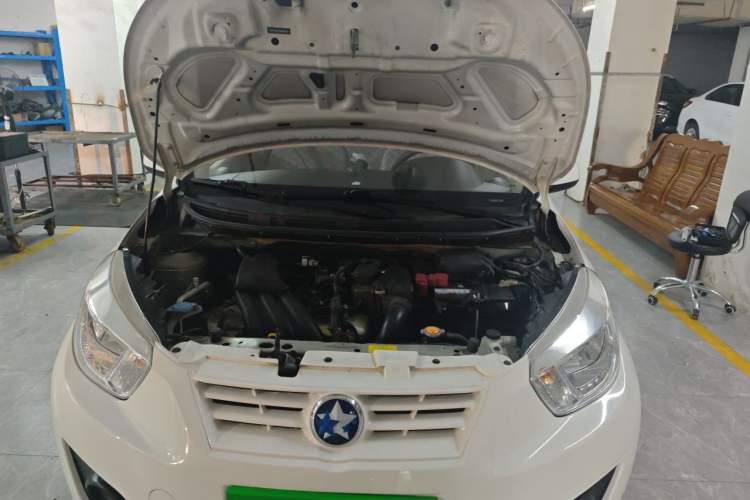 Used Venucia R30 2016 1.2L Manual Enjoyment Edition Engine Bay