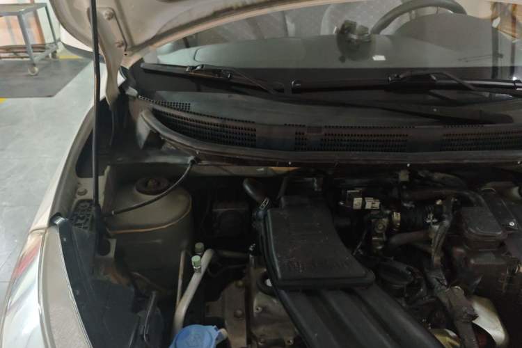 Used Venucia R30 2016 1.2L Manual Enjoyment Edition Engine Bay Right
