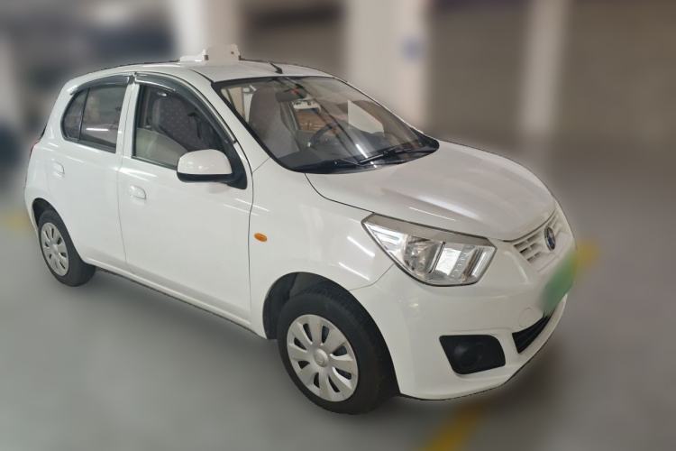 Used Venucia R30 2016 1.2L Manual Enjoyment Edition Front Right 45 Deg