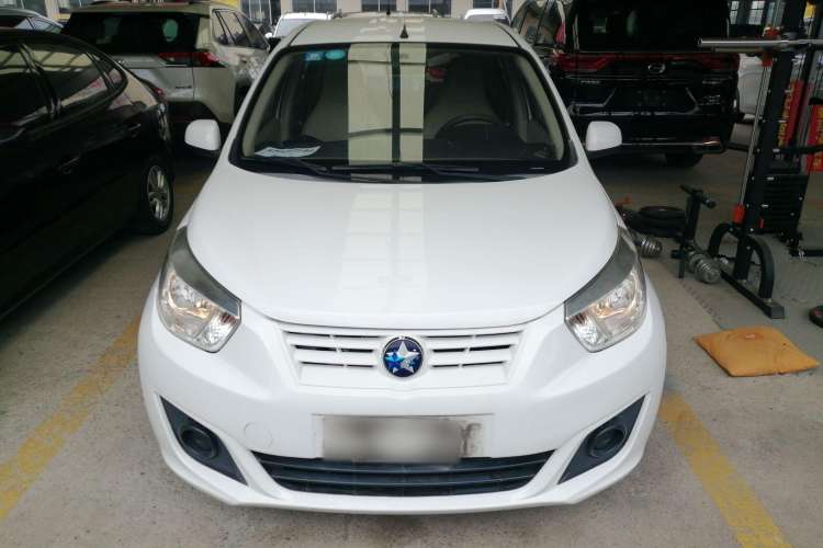Used Venucia R30 2016 1.2L Manual Enjoyment Edition Front