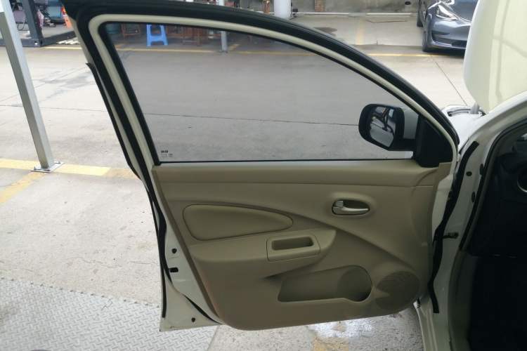 Used Venucia R30 2016 1.2L Manual Enjoyment Edition Left Front Door Interior