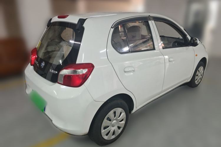 Used Venucia R30 2016 1.2L Manual Enjoyment Edition Rear Right 45 Deg