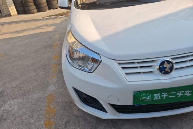 Used Venucia R30 2016 1.2L Manual Enjoyment Edition Right Front Headlight