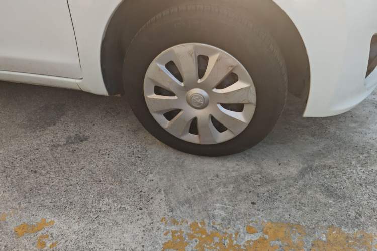 Used Venucia R30 2016 1.2L Manual Enjoyment Edition Right Front Wheel Hub