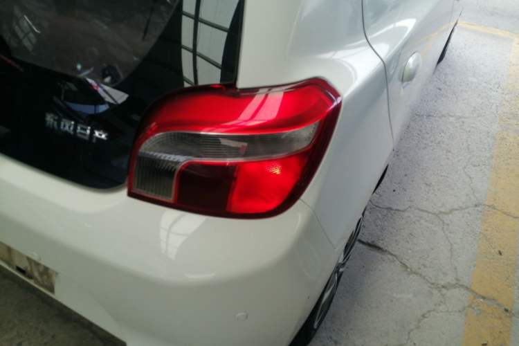 Used Venucia R30 2016 1.2L Manual Enjoyment Edition Right Rear Taillight