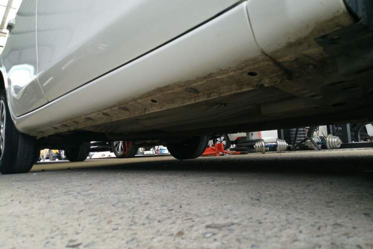 Used Venucia R30 2016 1.2L Manual Enjoyment Edition Right Side Sill