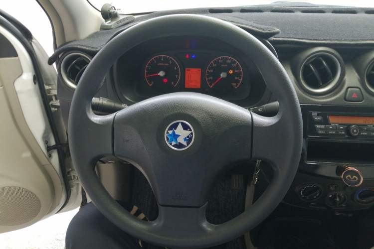 Used Venucia R30 2016 1.2L Manual Enjoyment Edition Steering Wheel