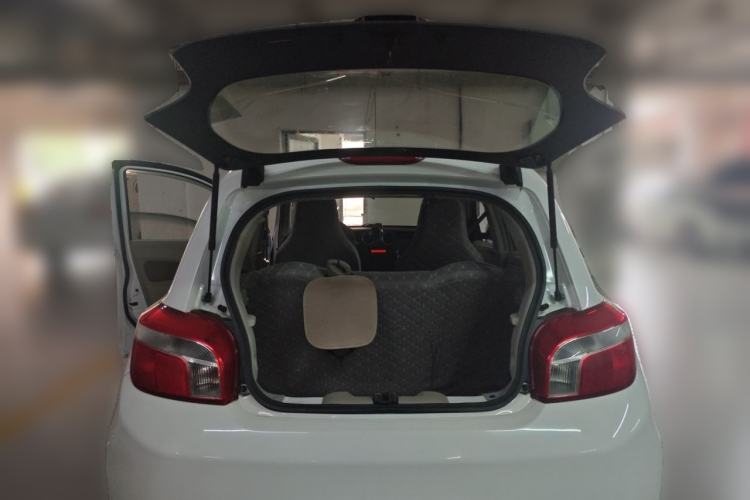 Used Venucia R30 2016 1.2L Manual Enjoyment Edition Trunk