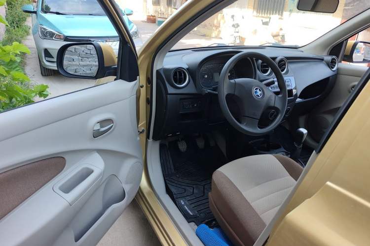 Used Venucia R30 2016 1.2L Manual Enjoyment Edition Driver Seat