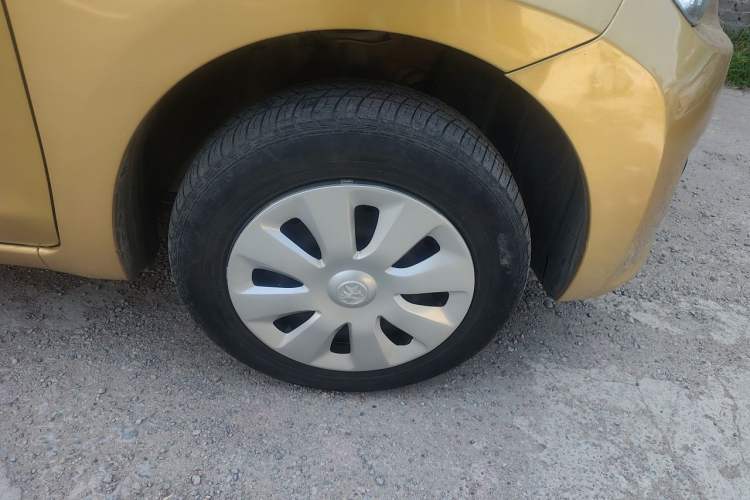 Used Venucia R30 2016 1.2L Manual Enjoyment Edition Right Front Wheel Hub