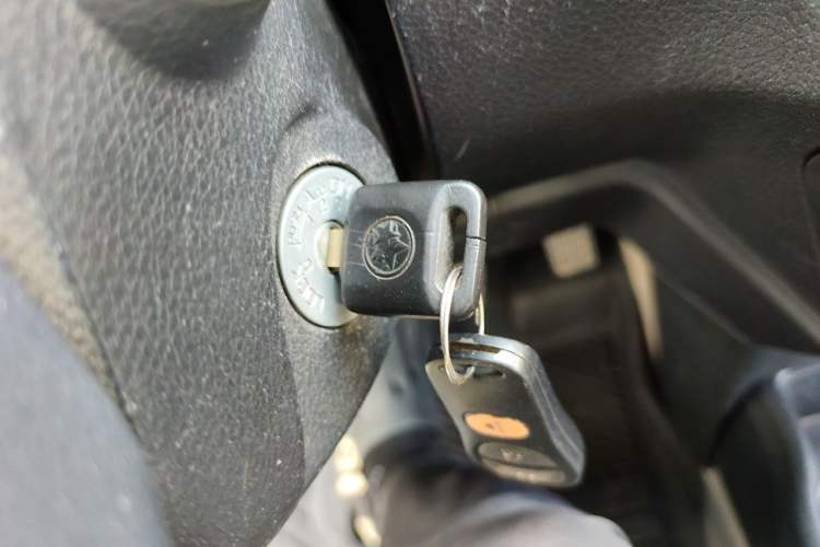 Used Venucia R30 2016 1.2L Manual Enjoyment Edition Vehicle Key