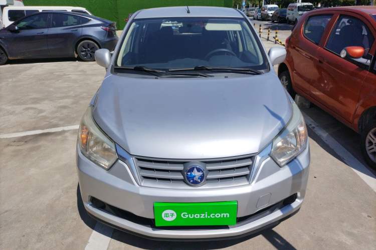 Used Venucia R50 2013 1.6L Manual Fashion Edition Front