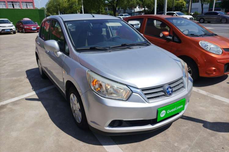 Used Venucia R50 2013 1.6L Manual Fashion Edition Front Right 45 Deg