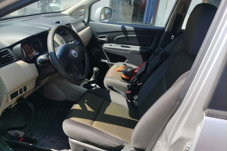 Used Venucia R50 2013 1.6L Manual Fashion Edition Left Front Seat