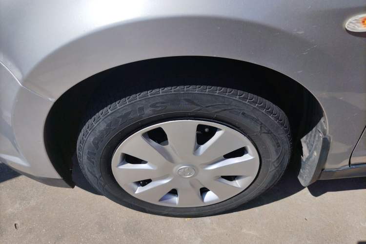 Used Venucia R50 2013 1.6L Manual Fashion Edition Left Front Wheel Hub