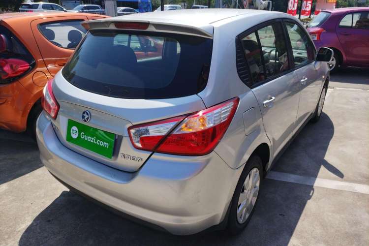 Used Venucia R50 2013 1.6L Manual Fashion Edition Rear Right 45 Deg